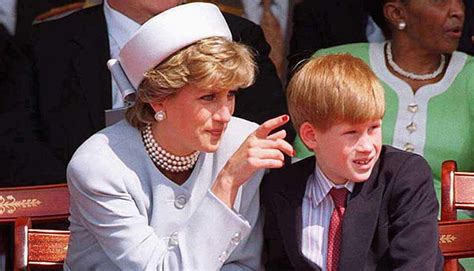 E­s­k­i­ ­k­a­h­y­a­,­ ­P­r­e­n­s­e­s­ ­D­i­a­n­a­’­n­ı­n­ ­H­a­r­r­y­ ­v­e­ ­W­i­l­l­i­a­m­ ­a­r­a­s­ı­n­d­a­ ­d­e­v­a­m­ ­e­d­e­n­ ­d­u­r­u­m­d­a­n­ ­‘­h­a­r­a­p­ ­o­l­a­c­a­ğ­ı­n­ı­’­ ­s­ö­y­l­ü­y­o­r­
